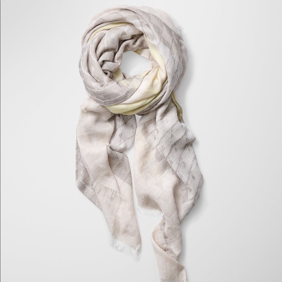 Aritzia Accessories - Aritzia Wilfred NWT Deco Pop Blanket Scarf